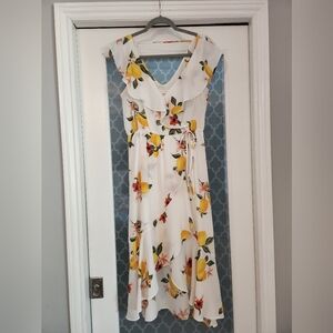 Socialite White and Yellow Flutter Sleeve Midi Sundress